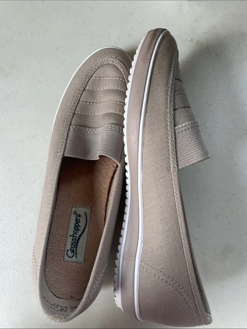 Grasshoppers Women's Slip-On Loafers in Taupe Size 6